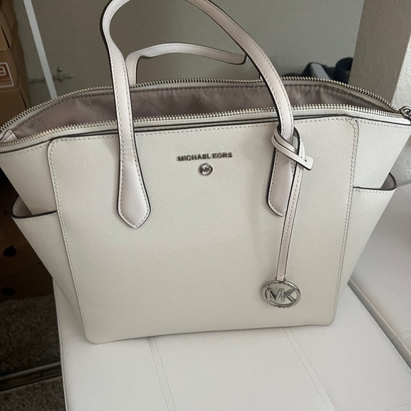 Michael Kors, white Sullivan leather handbag, new with tags